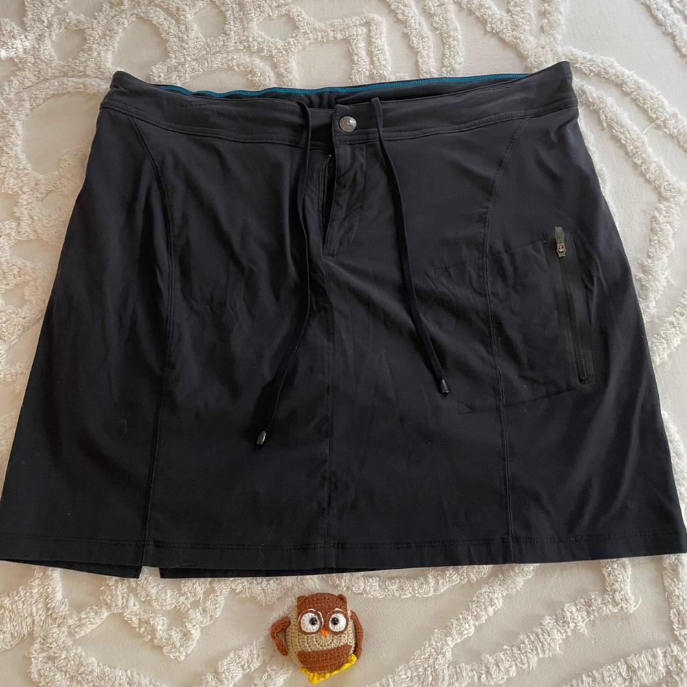 Columbia Omni Shield Black Active Skort with Zipper Pocket